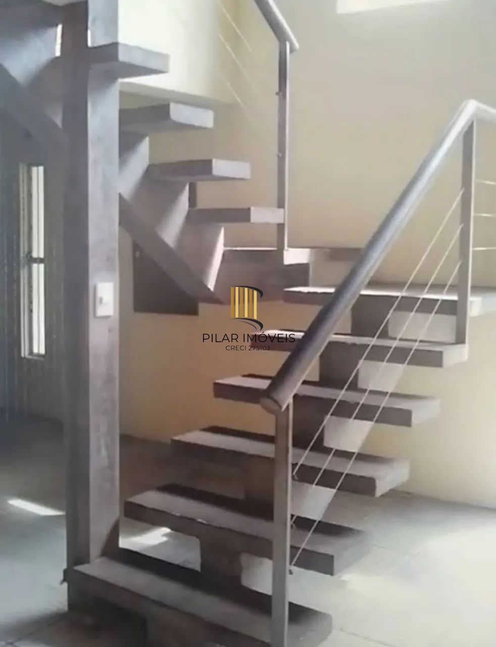 Sobrado 3 dormitórios no bairro Cristal