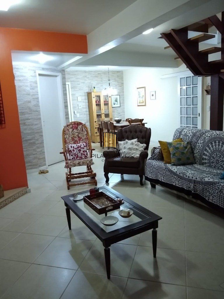 Casa 3 Dormitório(s) Bairro Vila Nova