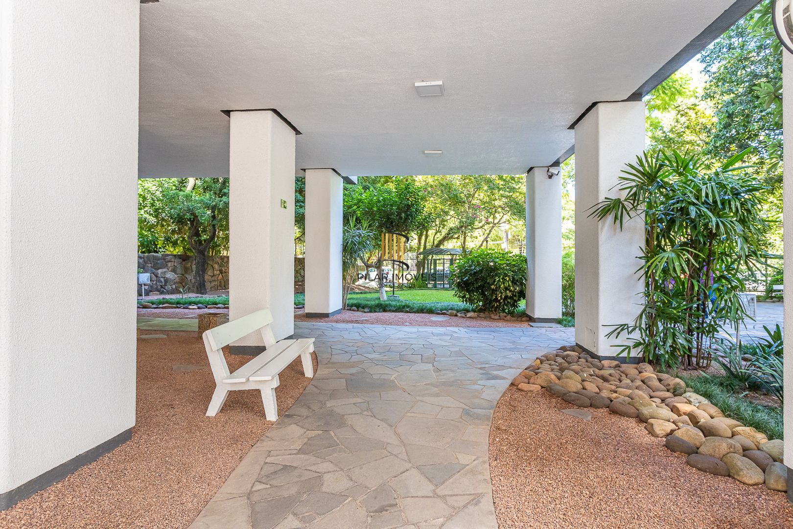 Apartamento no Moinhos de Vento de 3 dormitórios vaga e infra DESOCUPADO