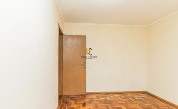 Casa no Sarandi de 4 dormitórios e 4 vagas