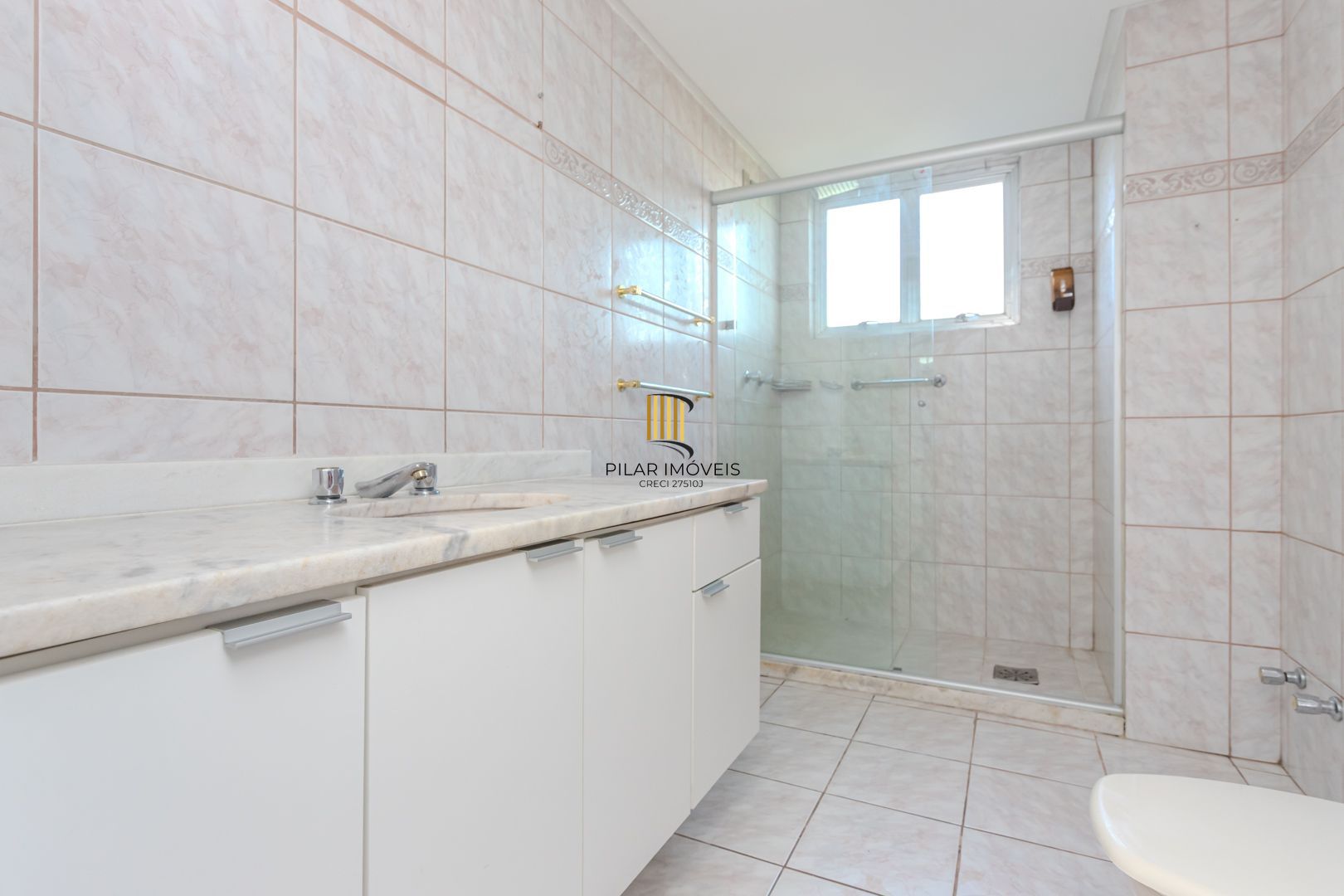 Apartamento no Moinhos de Vento de 3 dormitórios vaga e infra DESOCUPADO