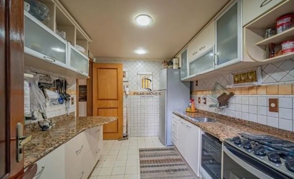 Casa em Gramado de 4 dormitórios e  4 vagas