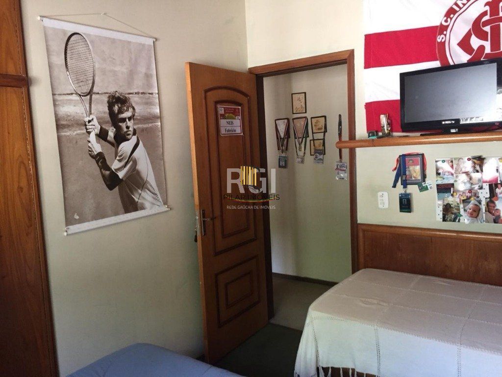 Casa para Venda - 340m², 4 dormitórios, sendo 2 suites, 3 vagas - Jardim Lindóia