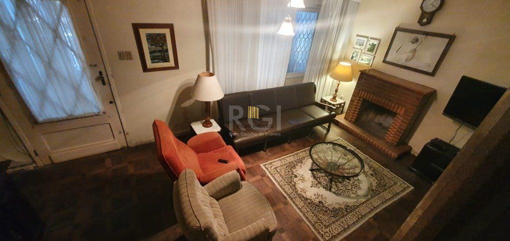 Casa para Venda 3 dormitórios, 2 vagas - Petrópolis