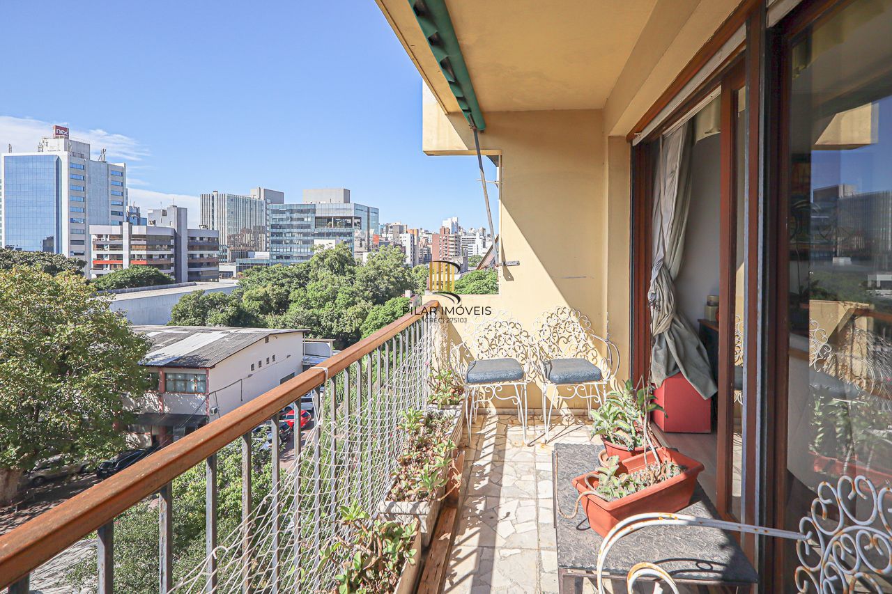 Apartamento a venda no bairro Mont' Serrat