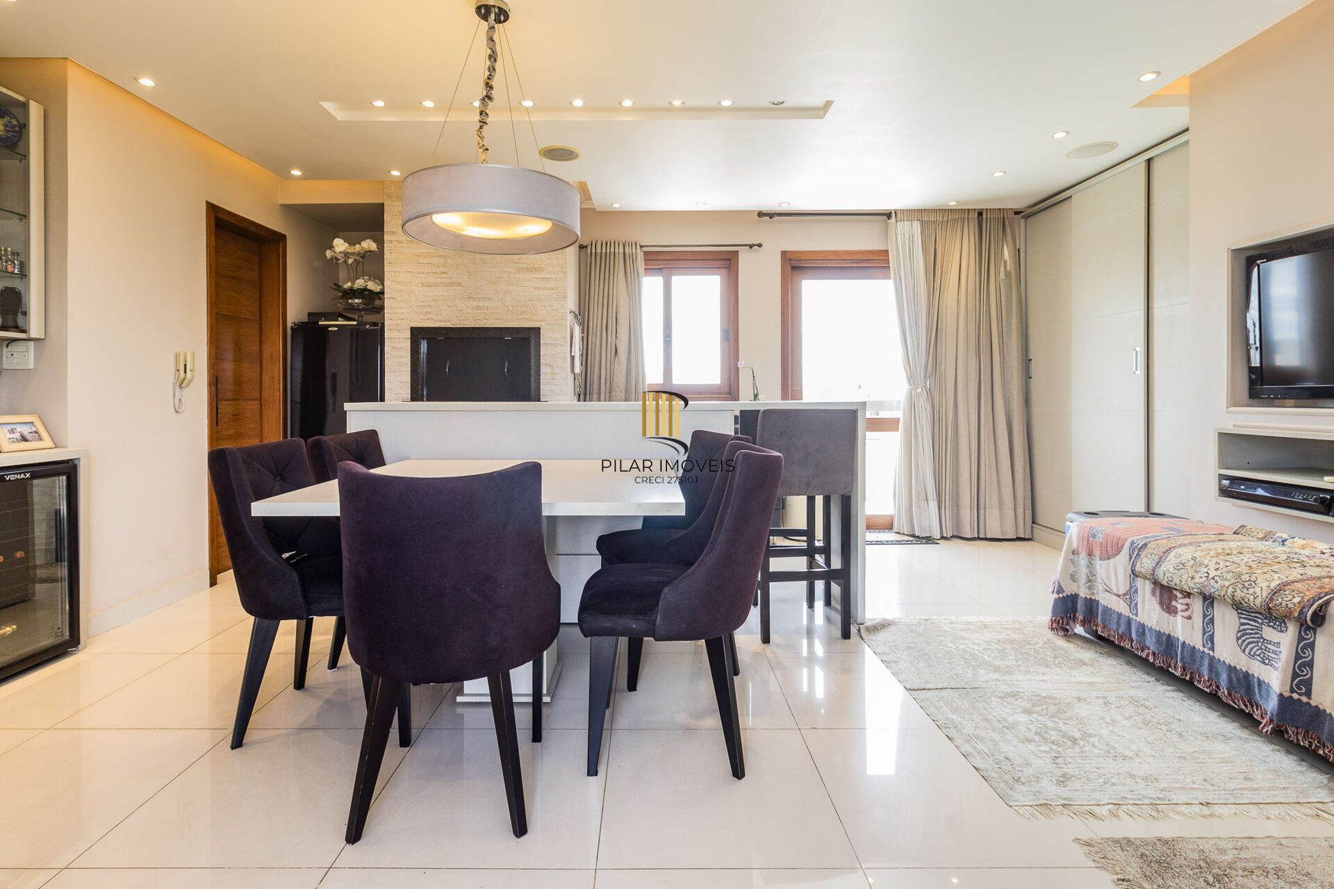 Apartamento à venda no bairro Jardim Lindóia em Porto Alegre/RS