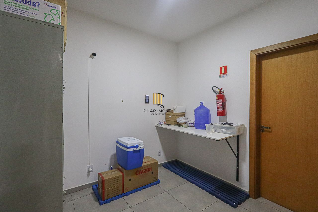 Casa Comercial a venda no bairro Cristo Redentor