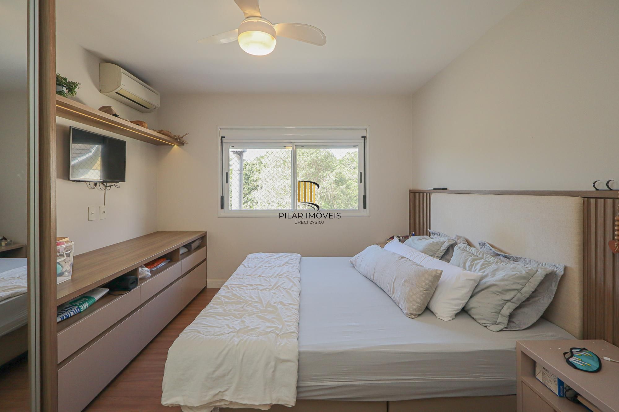 Casa em condomínio a venda no condomínio Villa Serena bairro Teresópolis