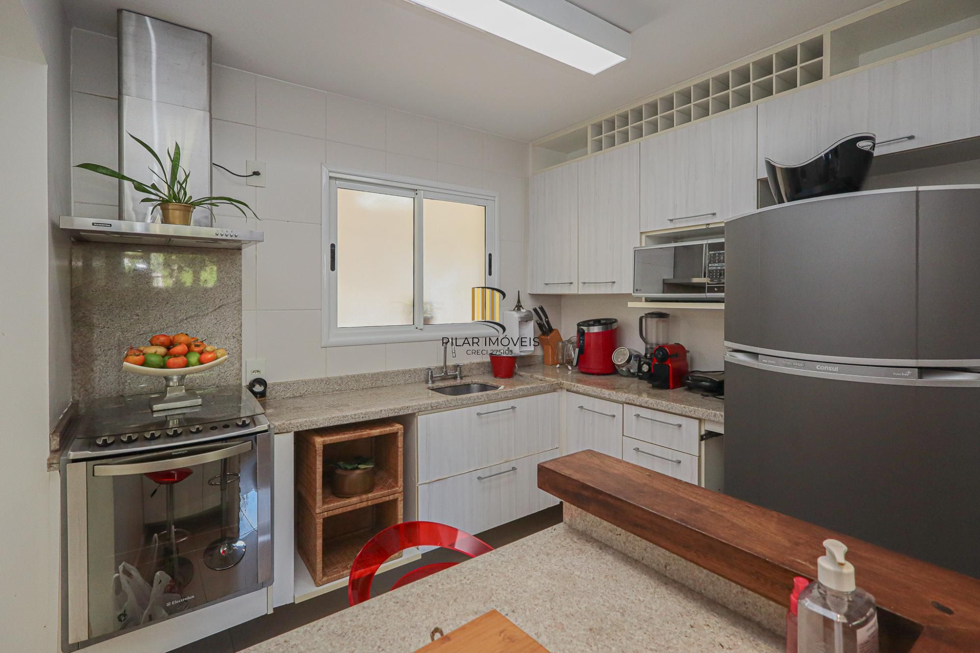 Casa em condomínio no bairro Teresópolis