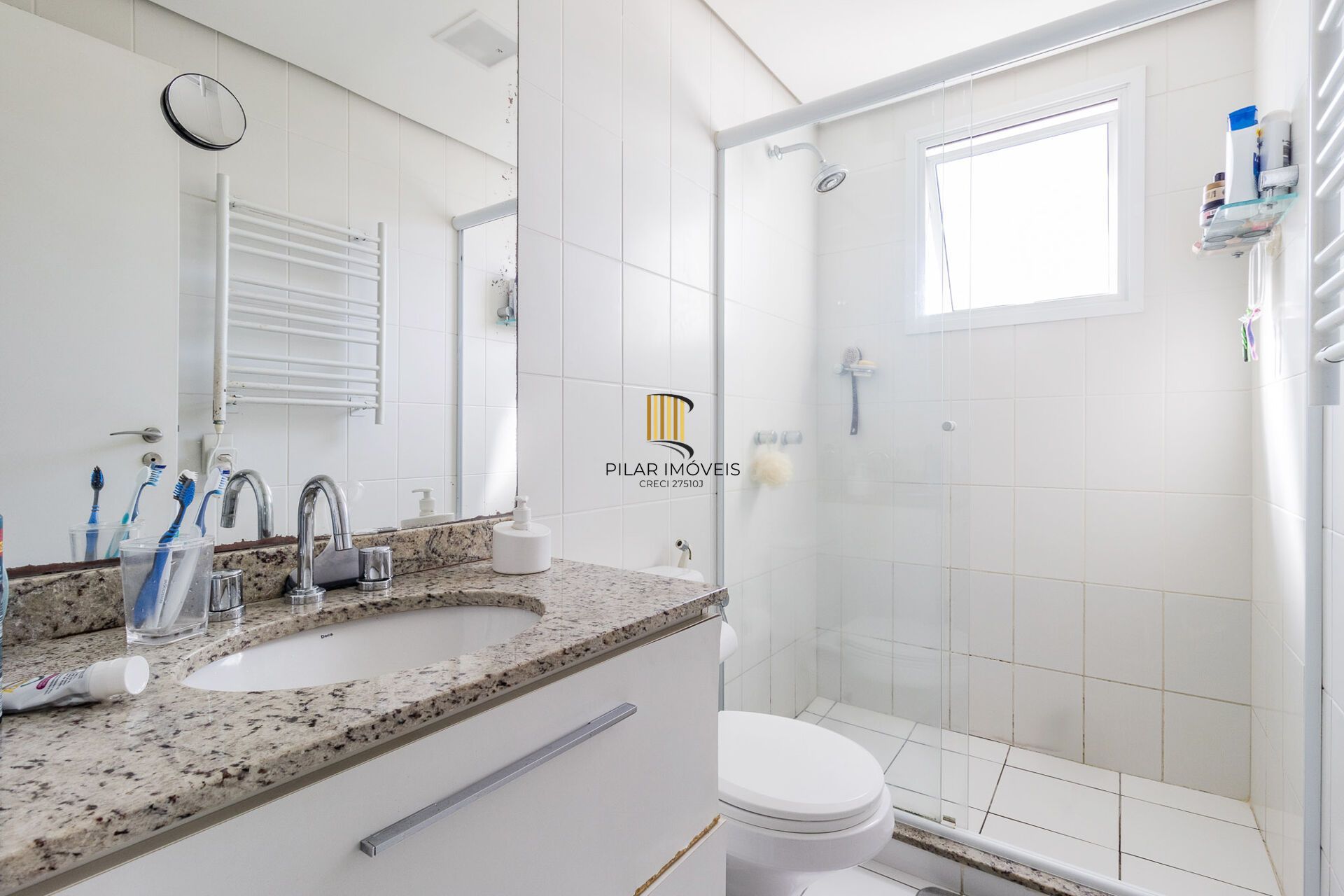 Apartamento à venda no bairro Passo D'areia em Porto Alegre/RS