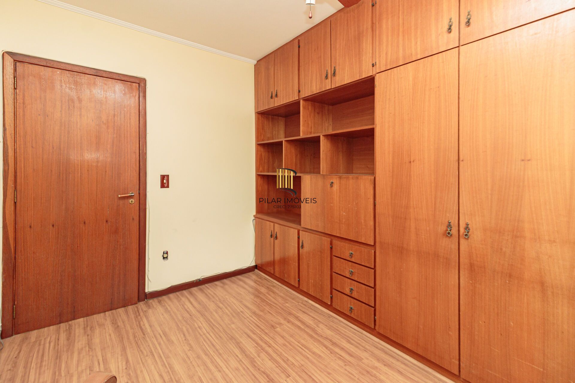Apartamento à venda no bairro Jardim Planalto em Porto Alegre/RS