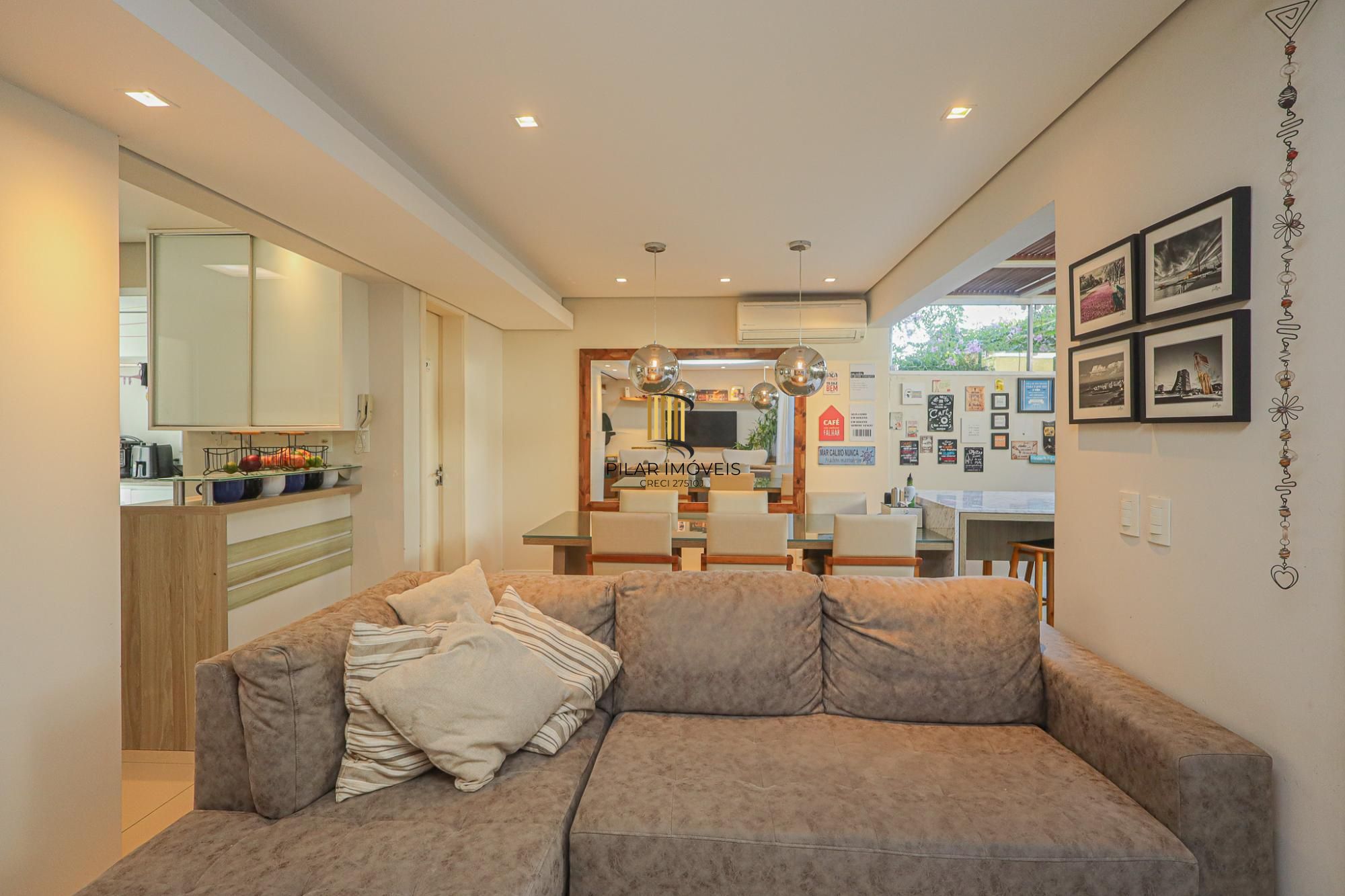 Casa em condomínio a venda no condomínio Villa Serena bairro Teresópolis