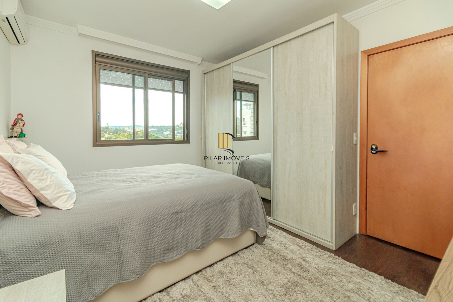 Apartamento à venda no bairro Jardim Planalto em Porto Alegre/RS