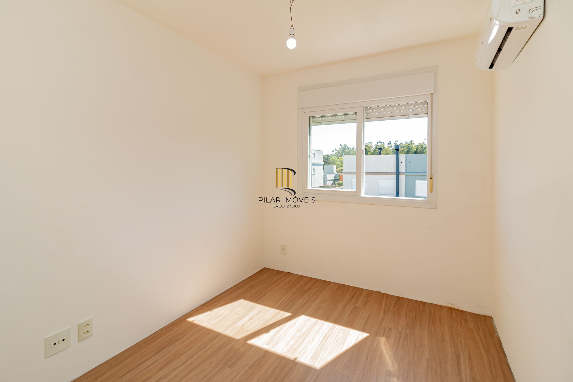 Casa em condomínio a venda na Lomba do Pinheiro