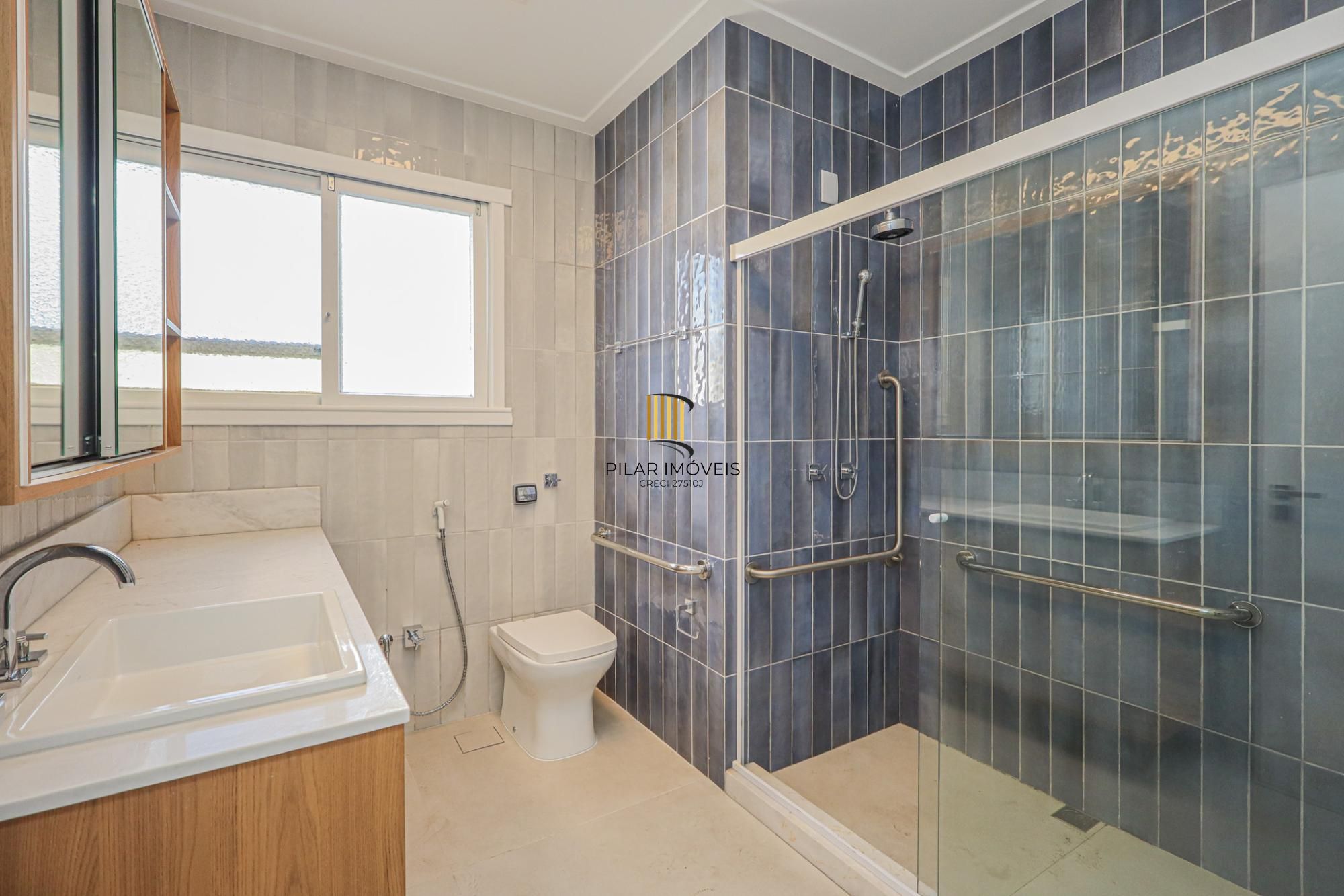 Apartamento a venda no bairro Três Figueiras