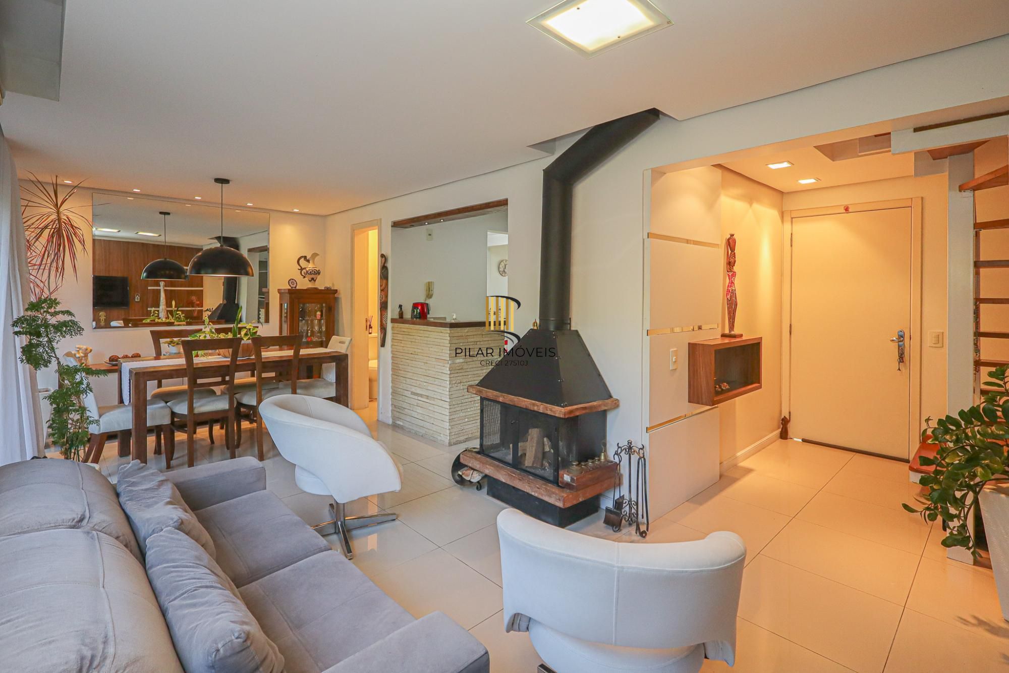 Casa em condomínio no bairro Teresópolis