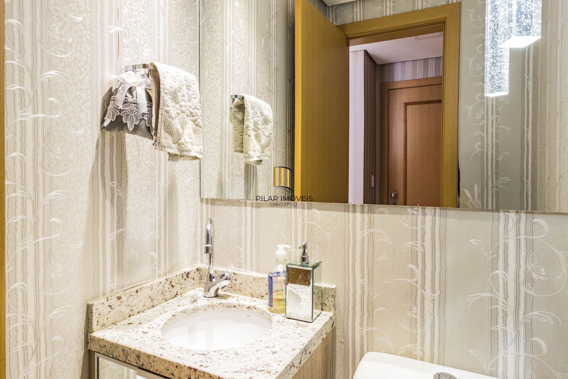 Apartamento à venda no bairro Mont' Serrat em Porto Alegre/RS
