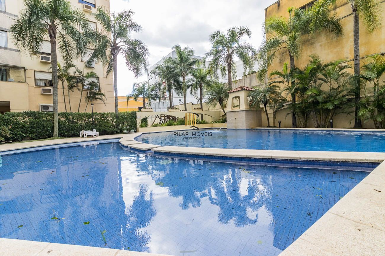 Apartamento à venda no bairro Passo D'areia em Porto Alegre/RS