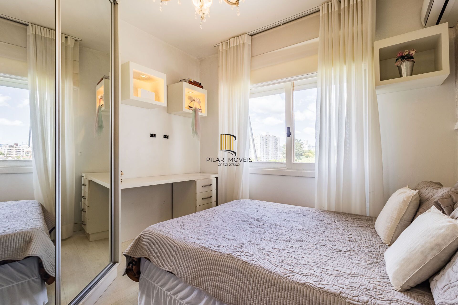 Apartamento à venda no bairro Jardim Lindóia em Porto Alegre/RS