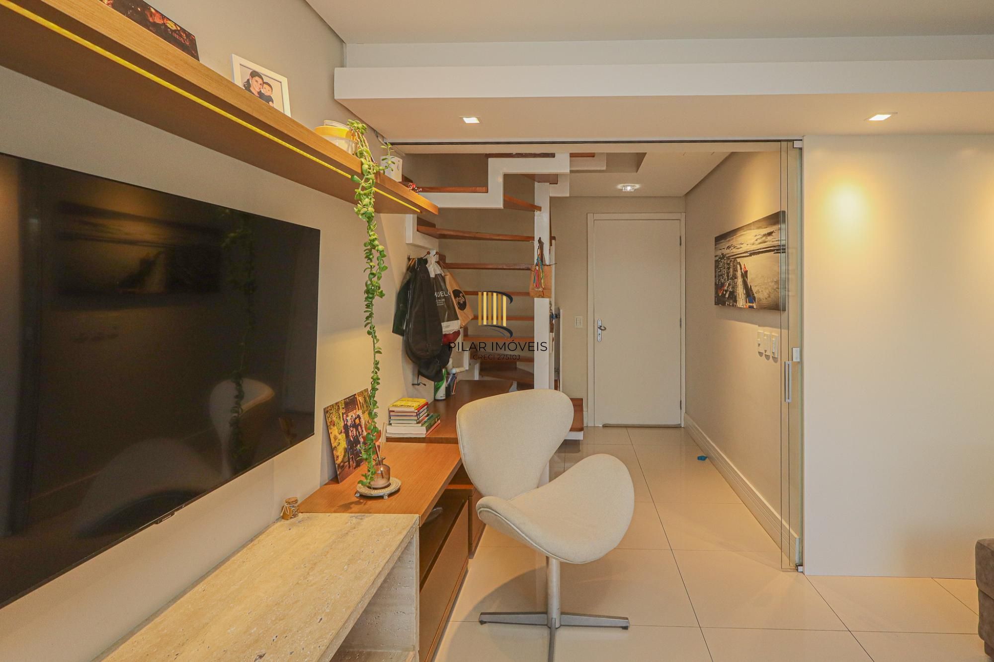 Casa em condomínio a venda no condomínio Villa Serena bairro Teresópolis