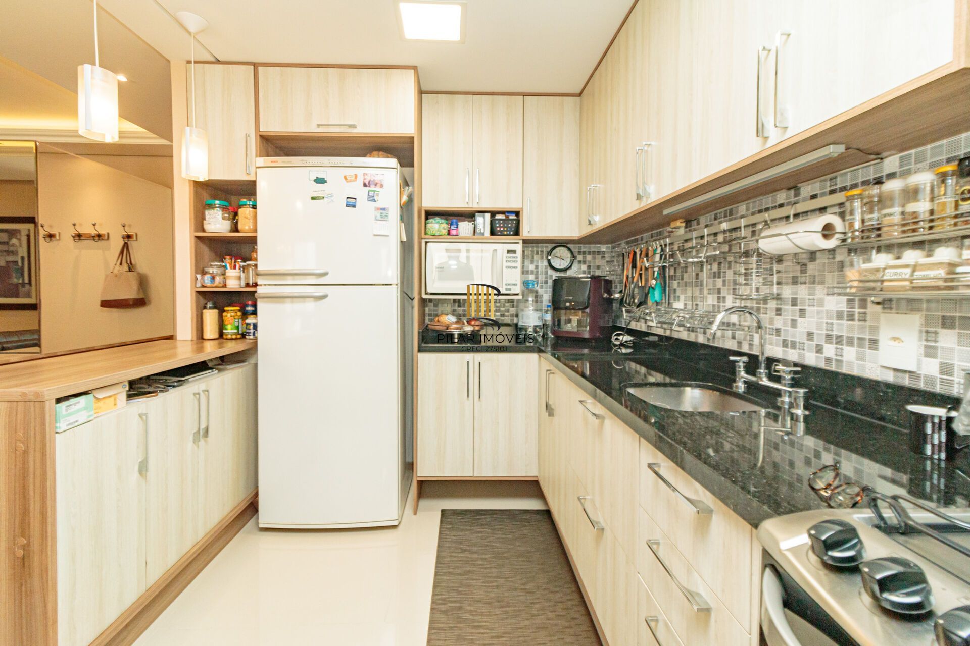 Apartamento à venda no bairro Passo da Areia em Porto Alegre/RS