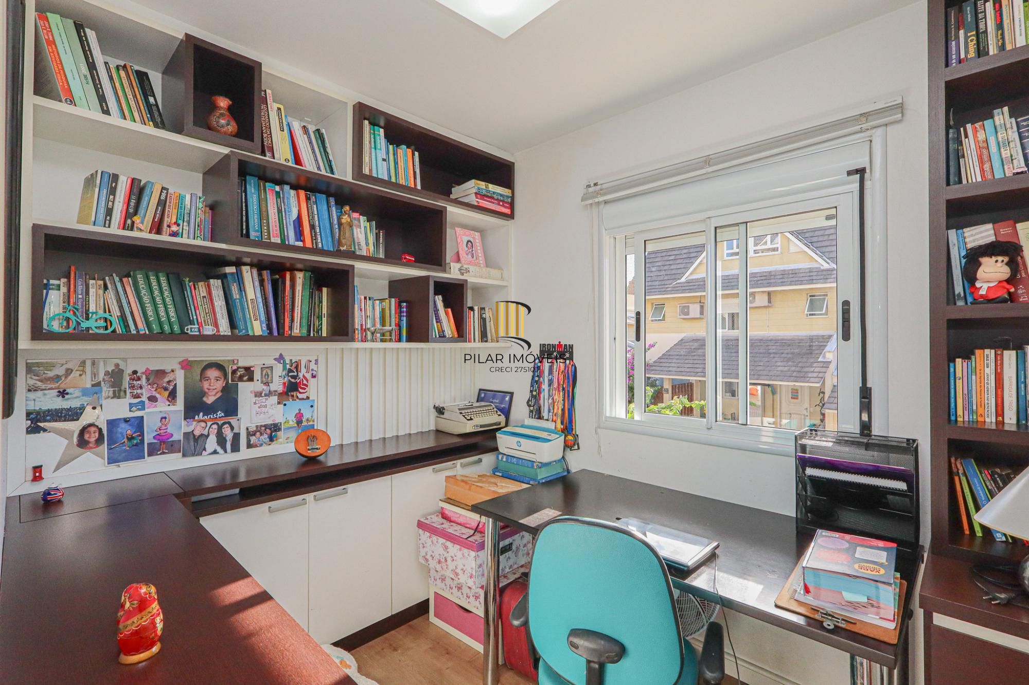 Casa em condomínio no bairro Teresópolis