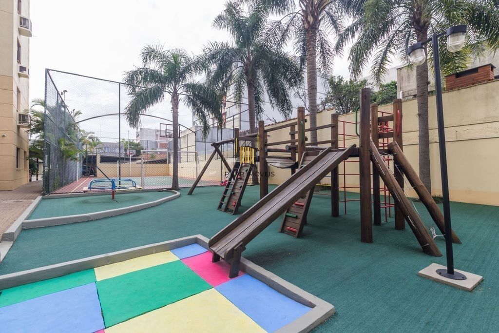 Apartamento à venda no bairro Passo D'areia em Porto Alegre/RS