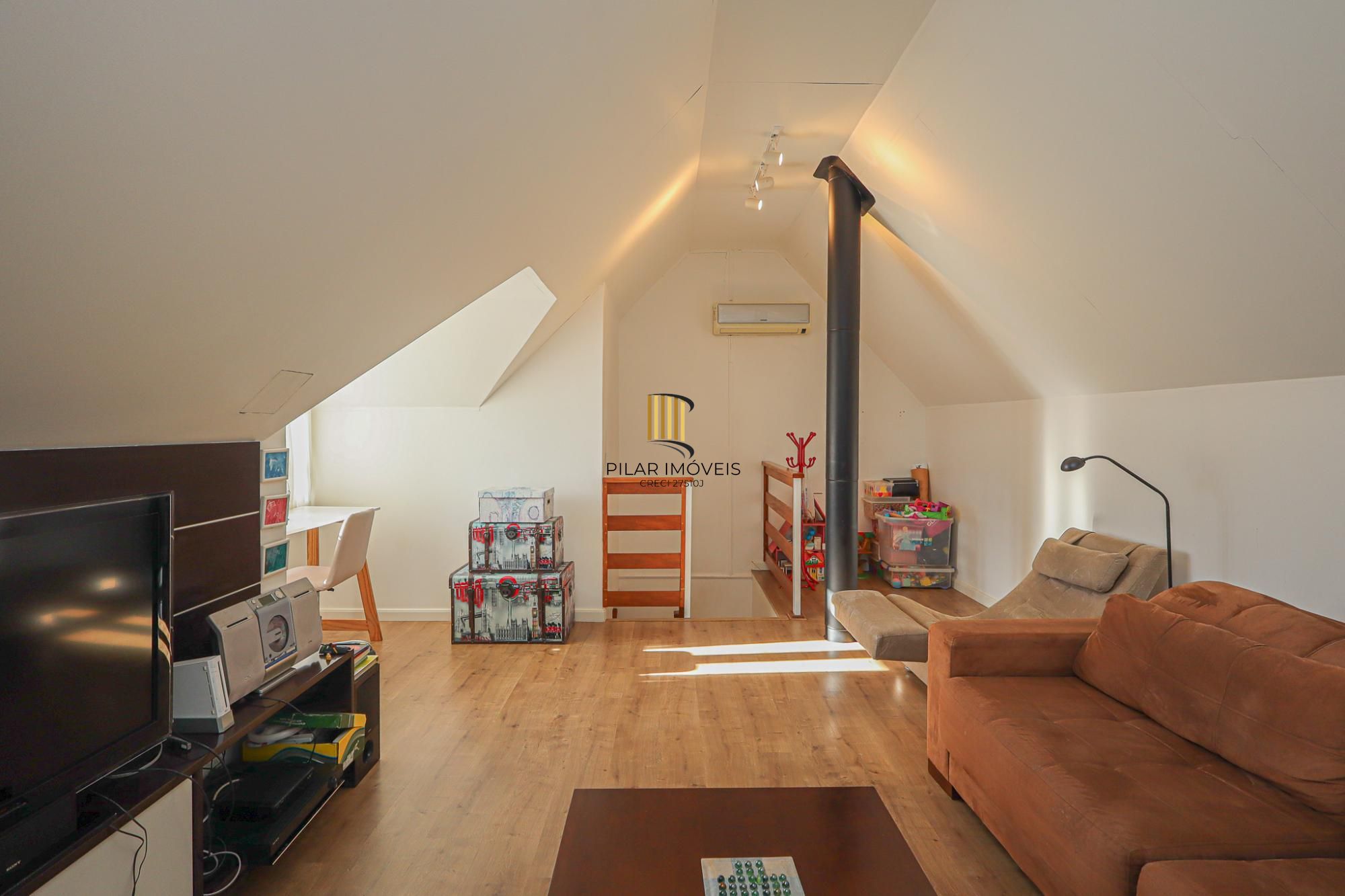 Casa em condomínio no bairro Teresópolis