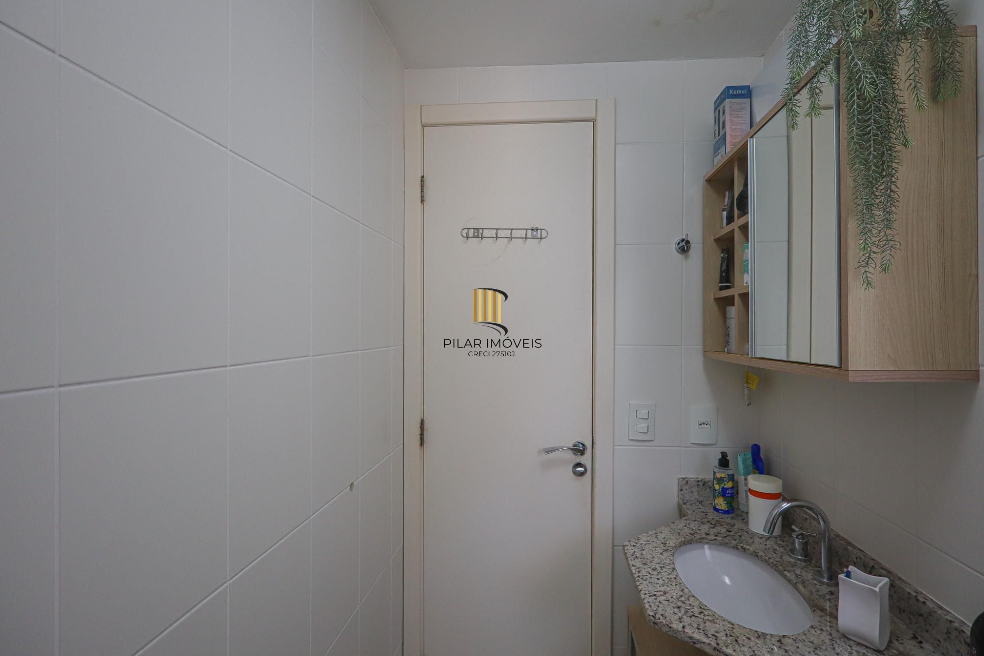 Casa em condomínio a venda no condomínio Villa Serena bairro Teresópolis