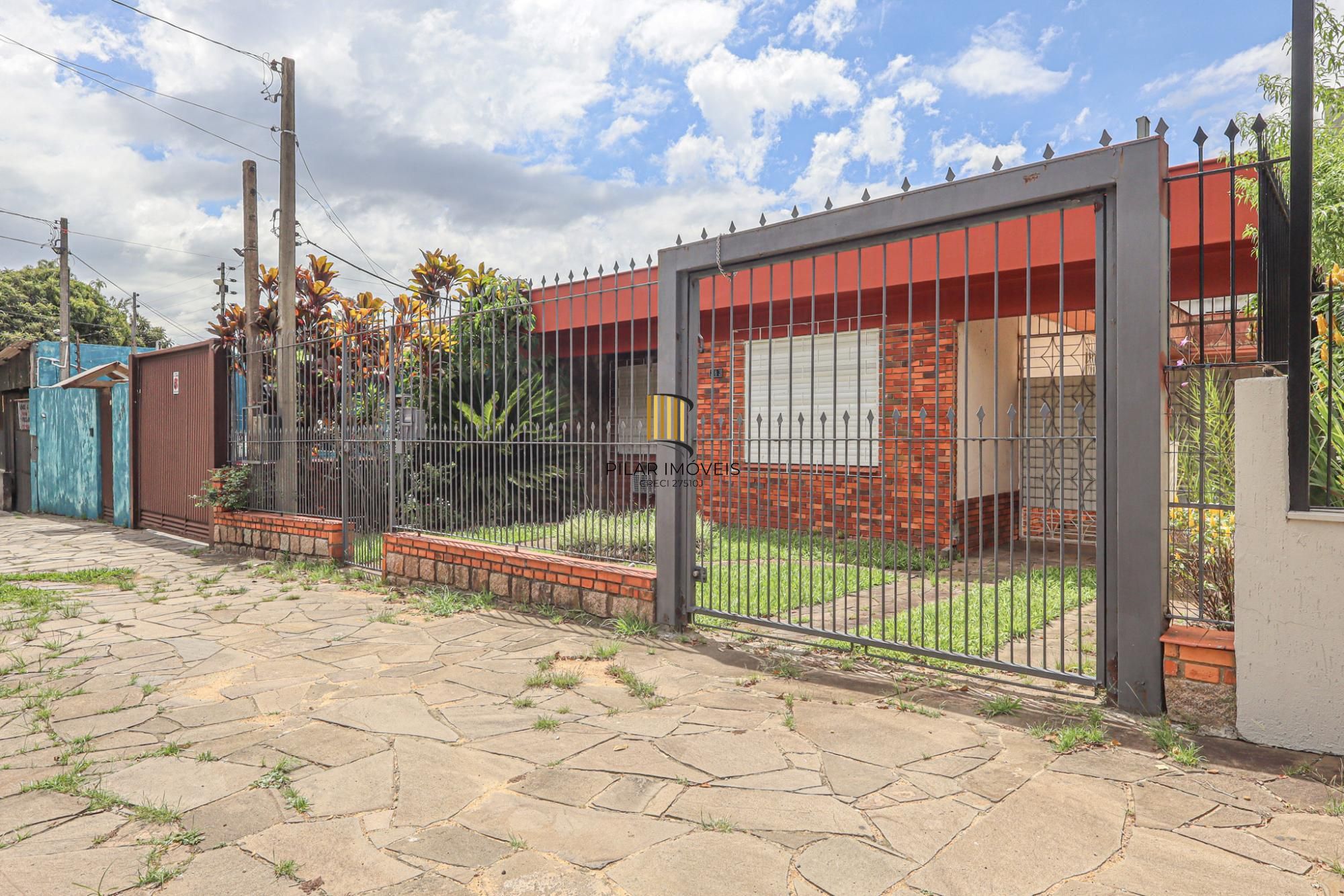 Casa à venda no bairro Morro Santana em Porto Alegre/RS