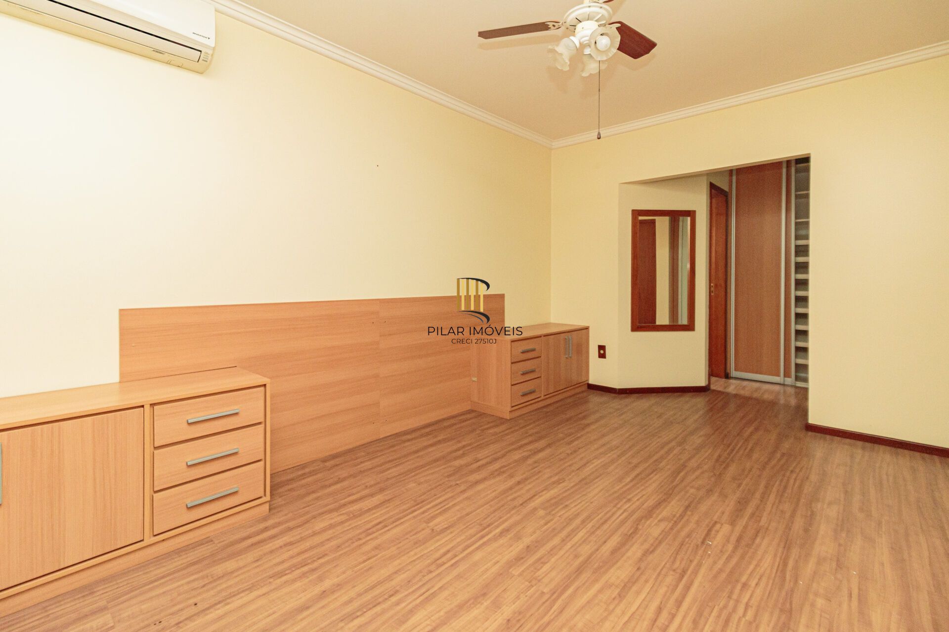 Apartamento à venda no bairro Jardim Planalto em Porto Alegre/RS