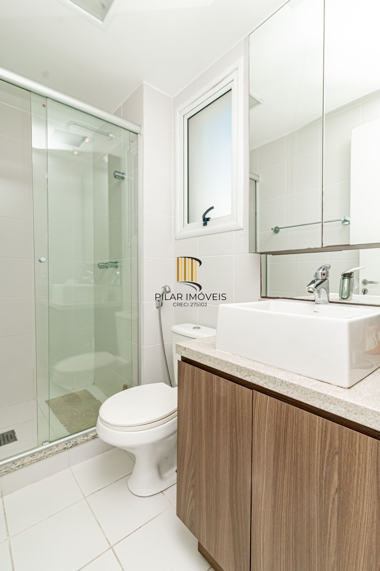 Apartamento à venda no bairro Passo D'areia em Porto Alegre/RS