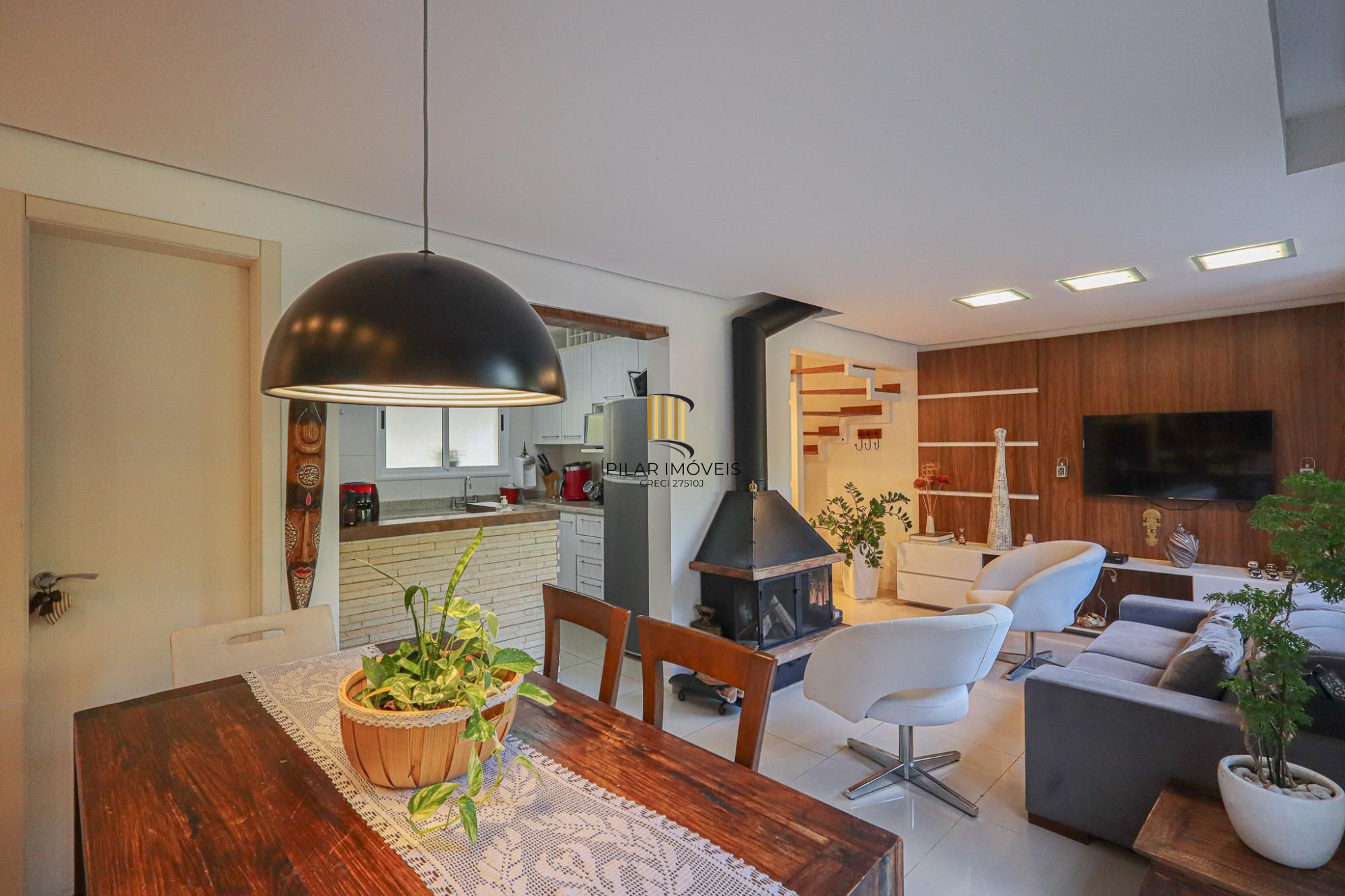 Casa em condomínio no bairro Teresópolis