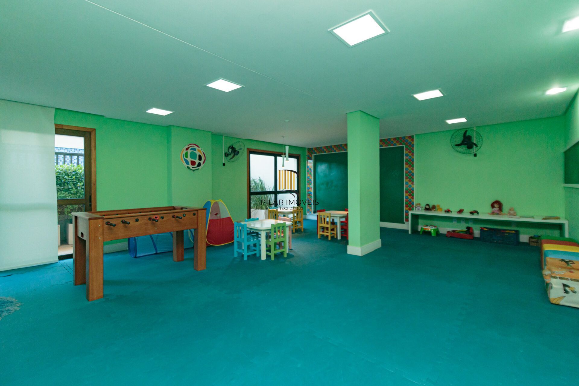 Apartamento à venda no bairro Passo da Areia em Porto Alegre/RS