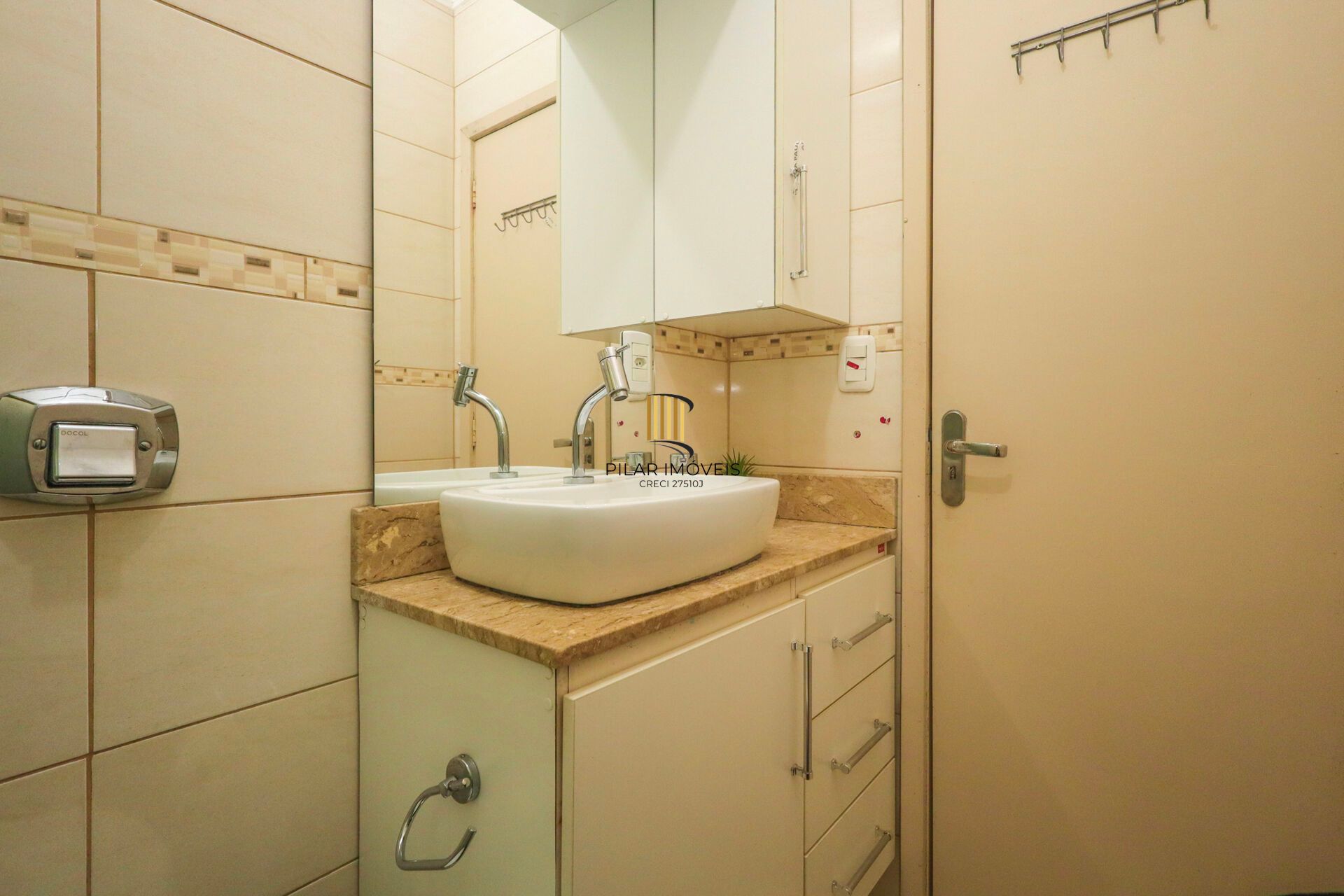 Apartamento à venda no bairro Passo D'areia em Porto Alegre/RS