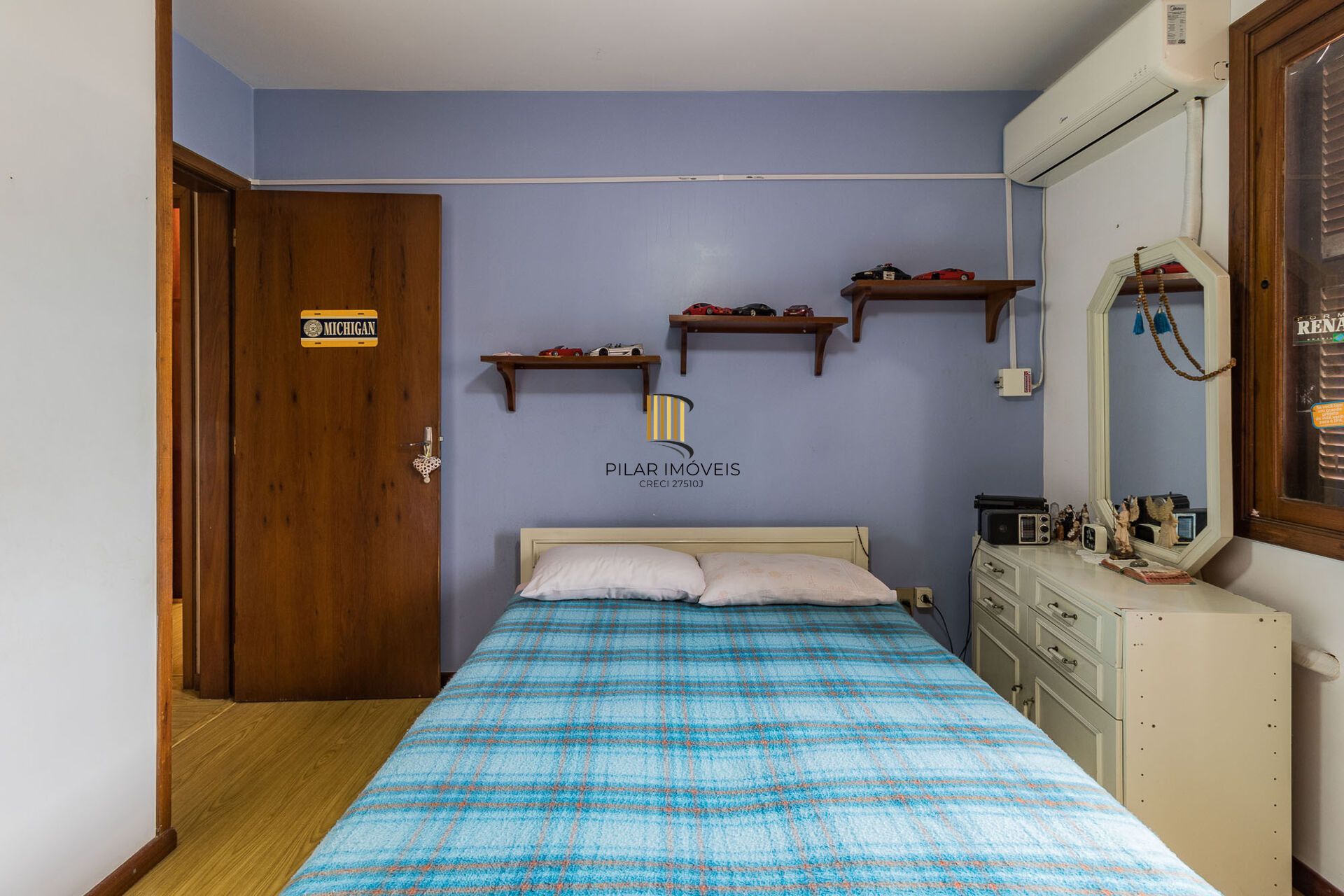 Apartamento à venda no bairro Jardim Lindóia em Porto Alegre/RS