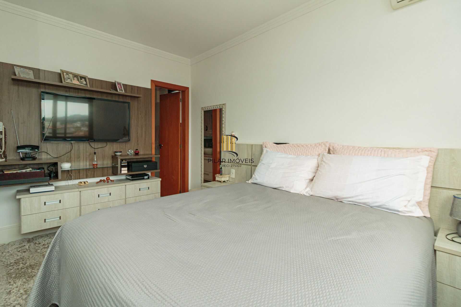 Apartamento à venda no bairro Jardim Planalto em Porto Alegre/RS
