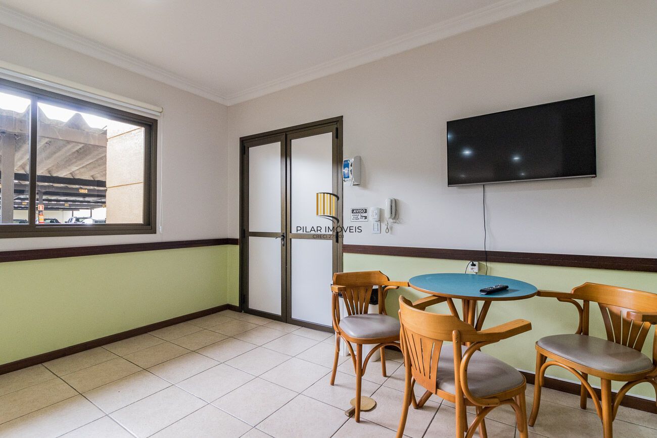 Apartamento à venda no bairro Passo D'areia em Porto Alegre/RS