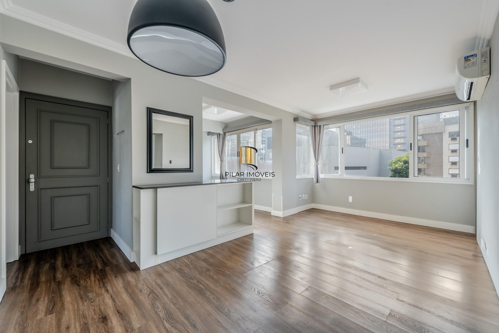 Apartamento a venda no bairro Mont' Serrat