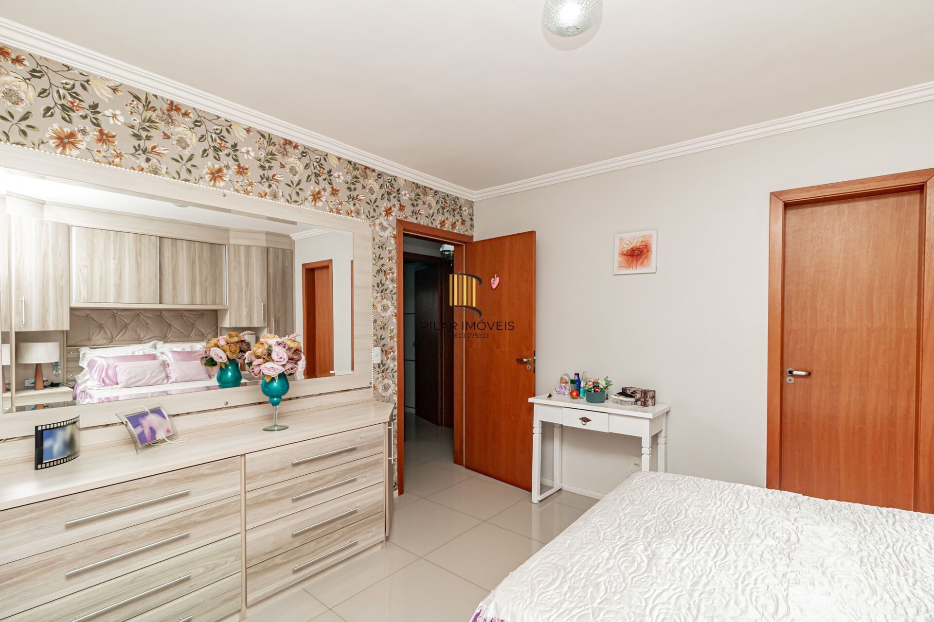 Apartamento à venda no bairro Passo D'areia em Porto Alegre/RS