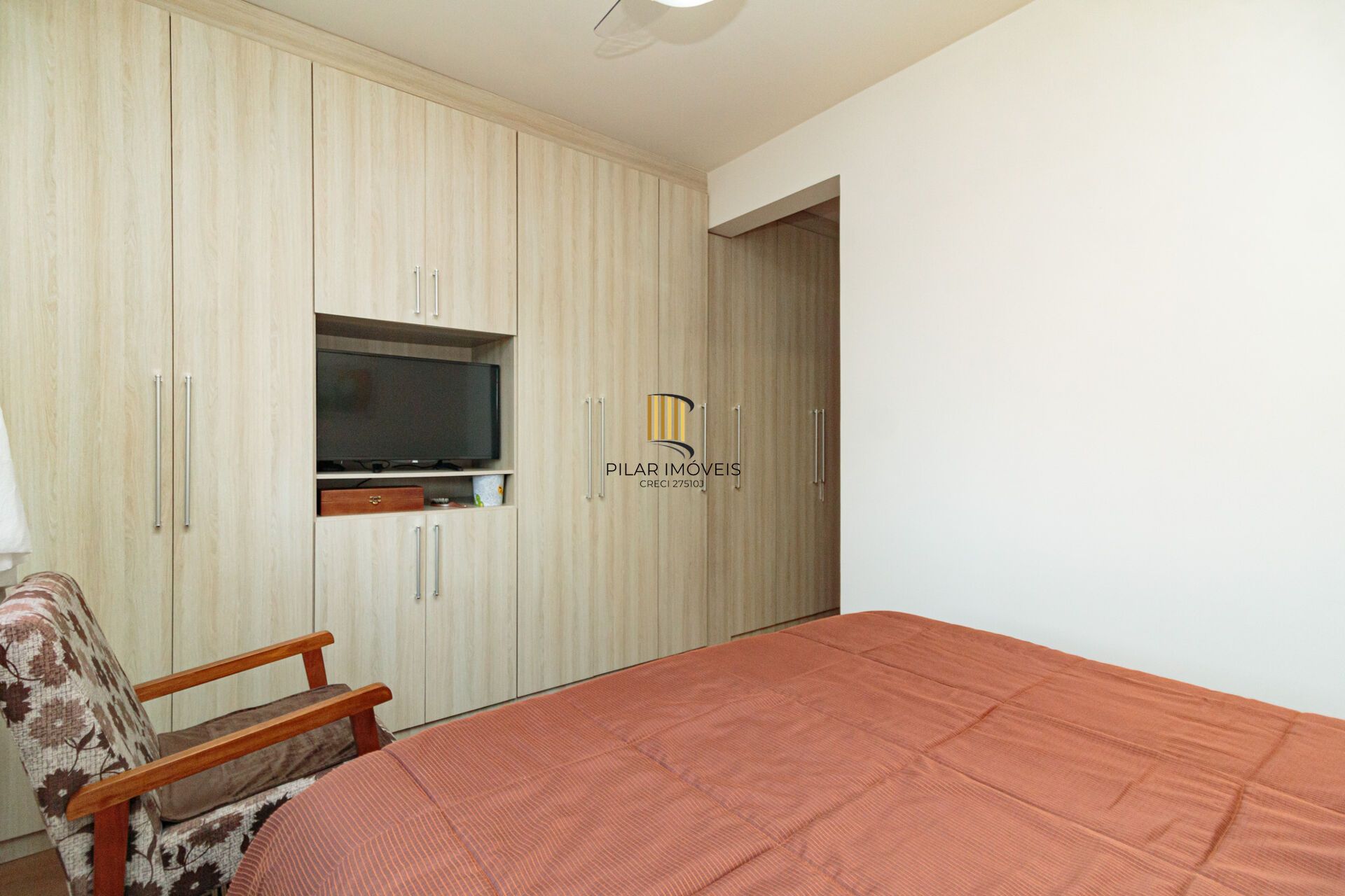 Apartamento à venda no bairro Passo da Areia em Porto Alegre/RS