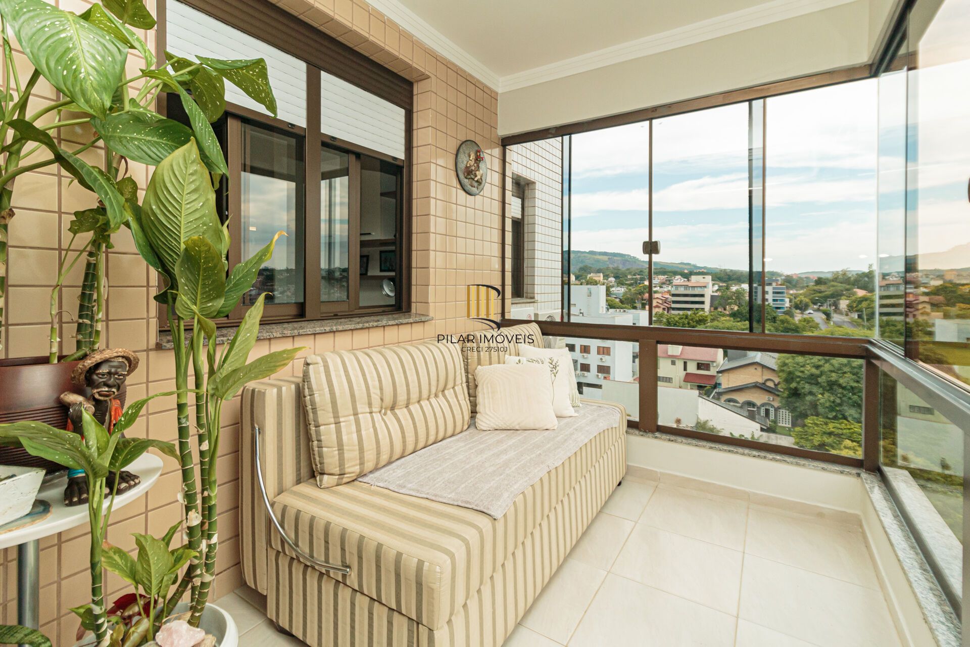 Apartamento à venda no bairro Jardim Planalto em Porto Alegre/RS