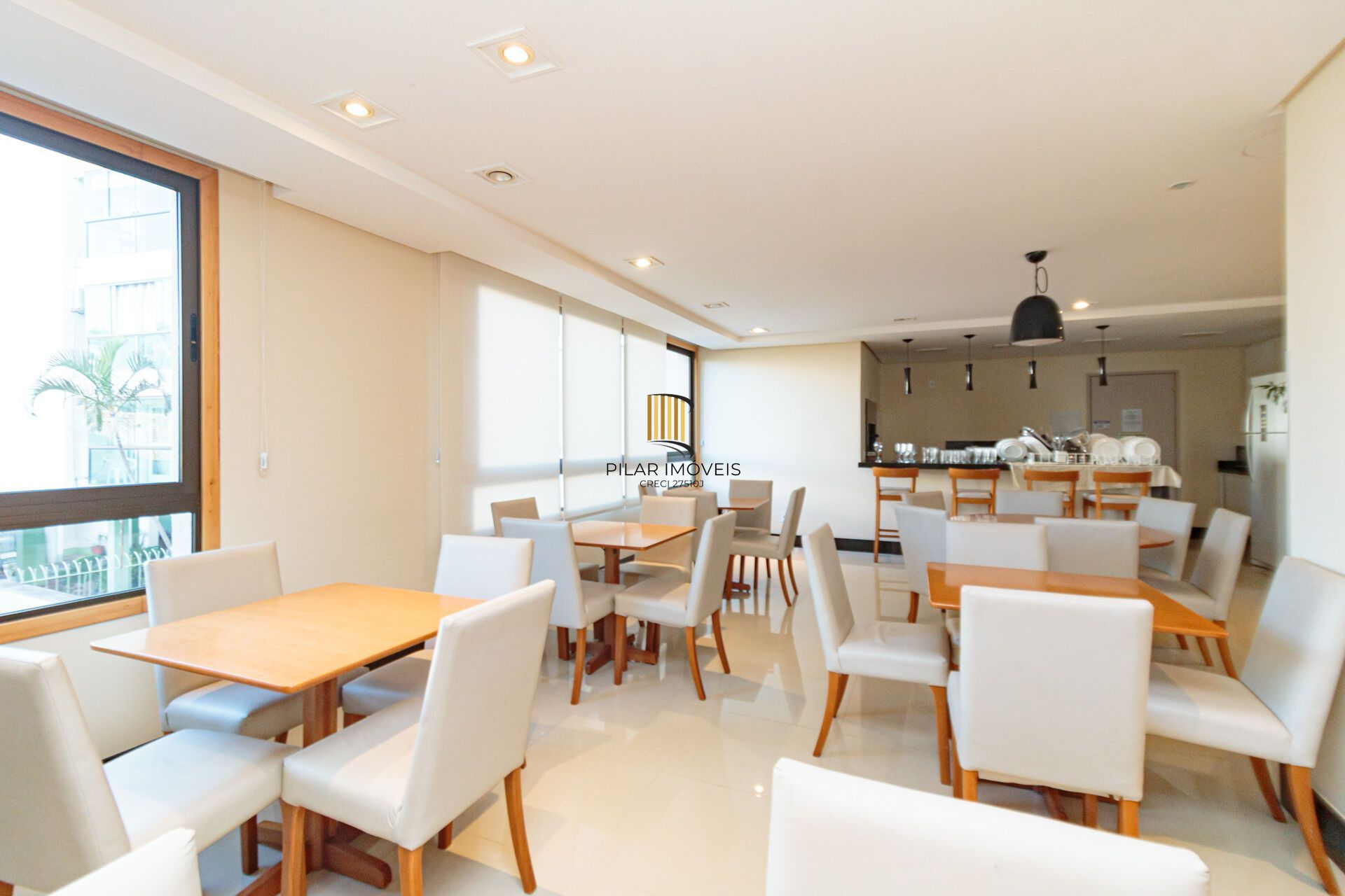 Apartamento à venda no bairro Passo da Areia em Porto Alegre/RS