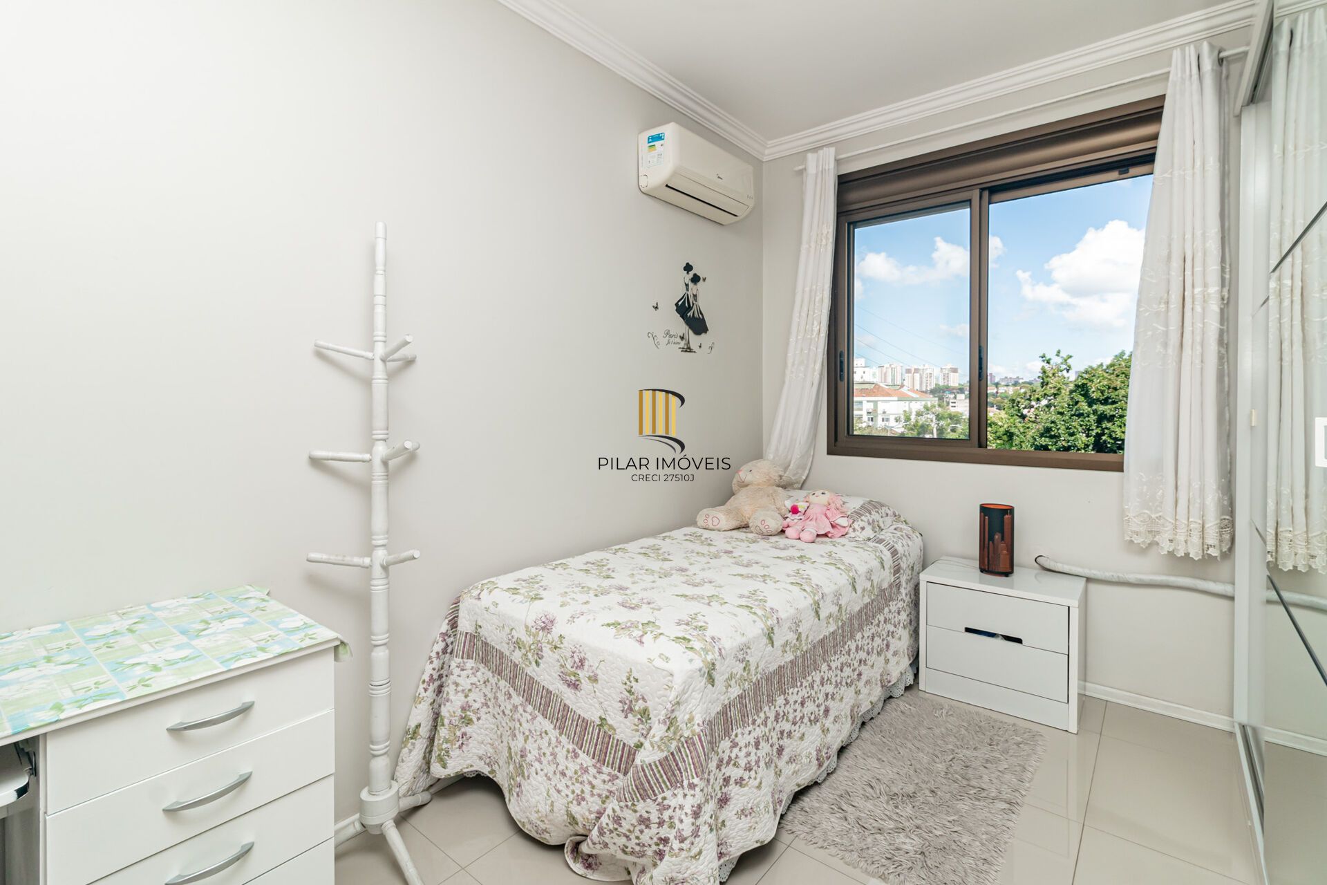 Apartamento à venda no bairro Passo D'areia em Porto Alegre/RS