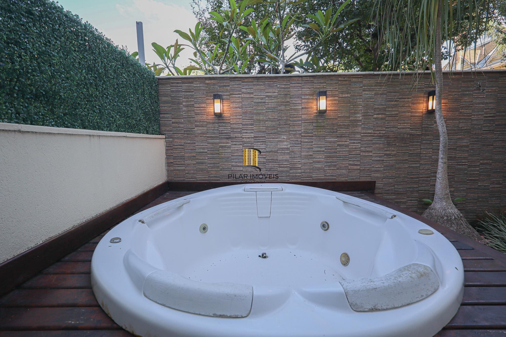 Casa em condomínio no bairro Teresópolis