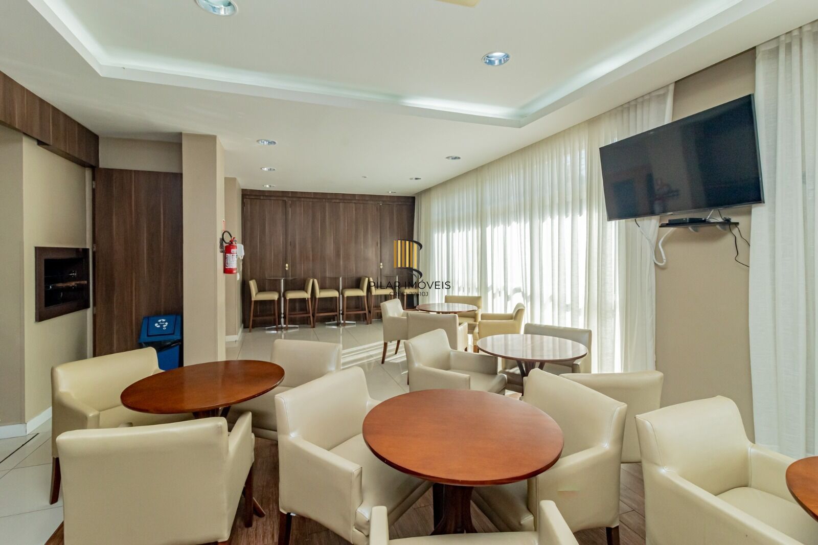 Apartamento à venda no bairro Passo D'areia em Porto Alegre/RS