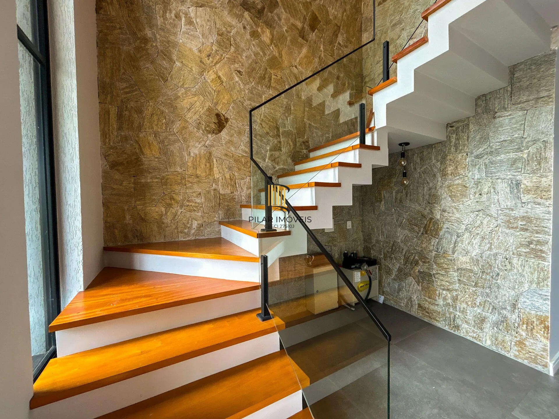 Casa de Condomínio 4 dormitórios no bairro Centro