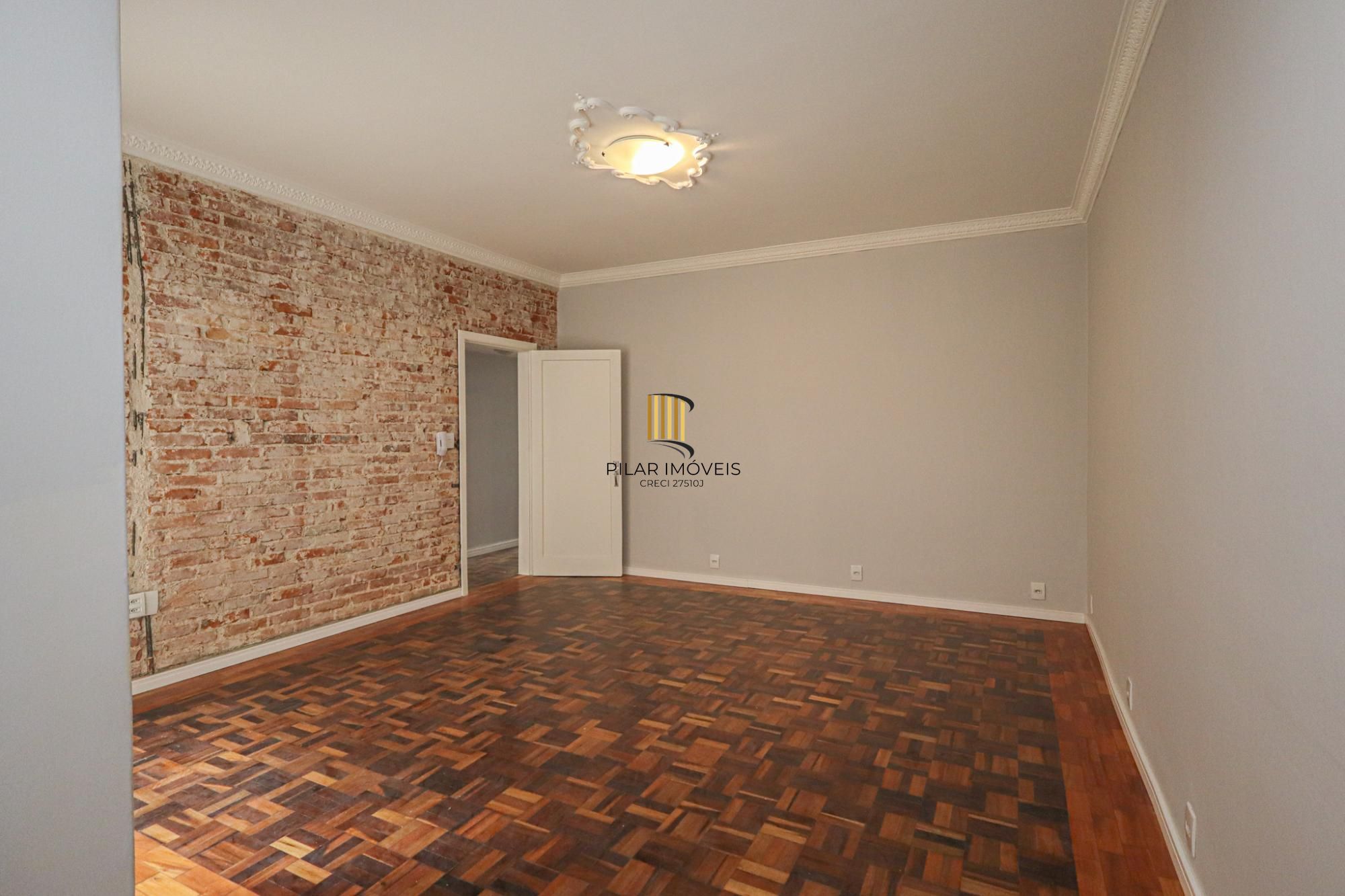 Apartamento a venda no bairro Bom Fim