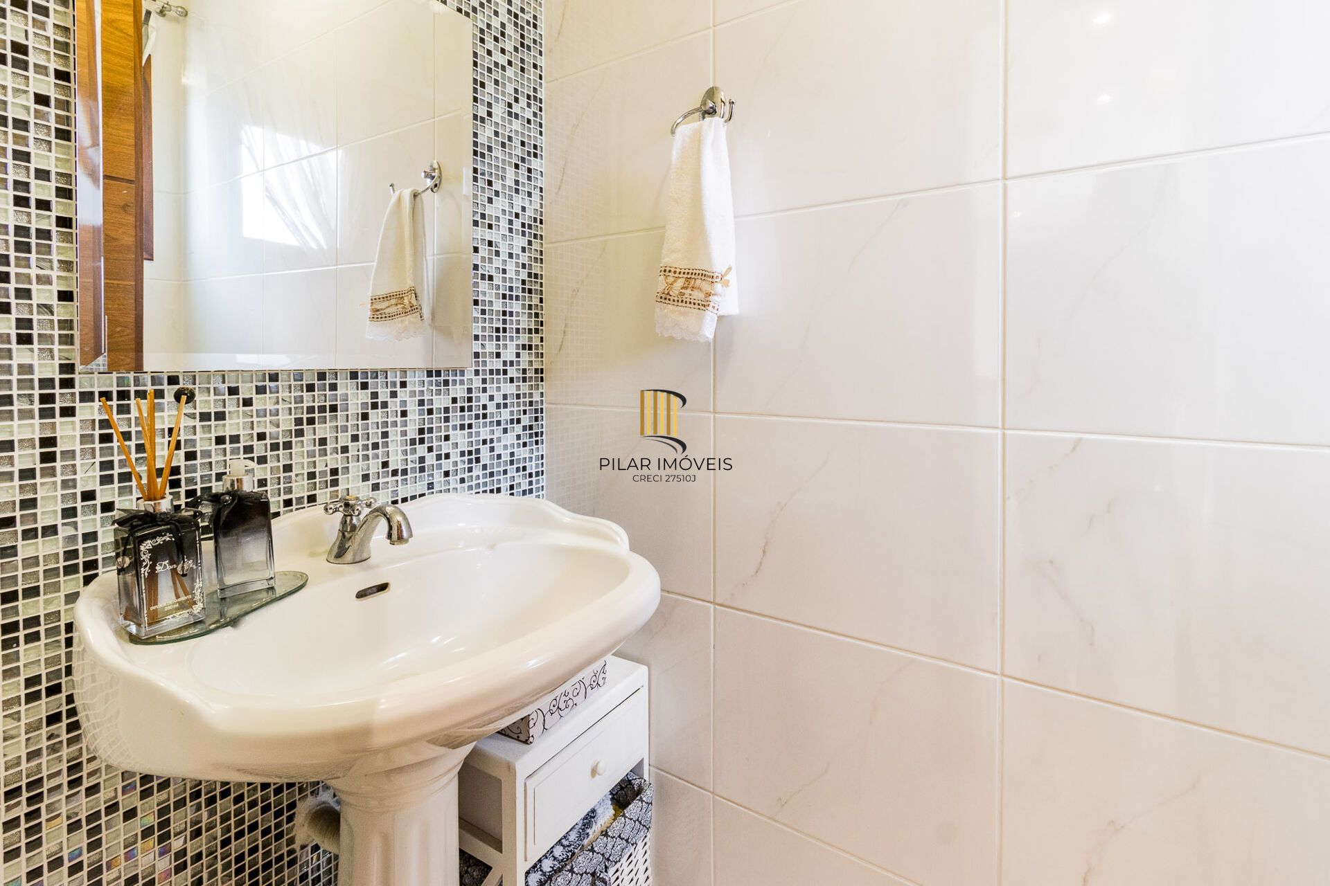 Apartamento à venda no bairro Jardim Lindóia em Porto Alegre/RS