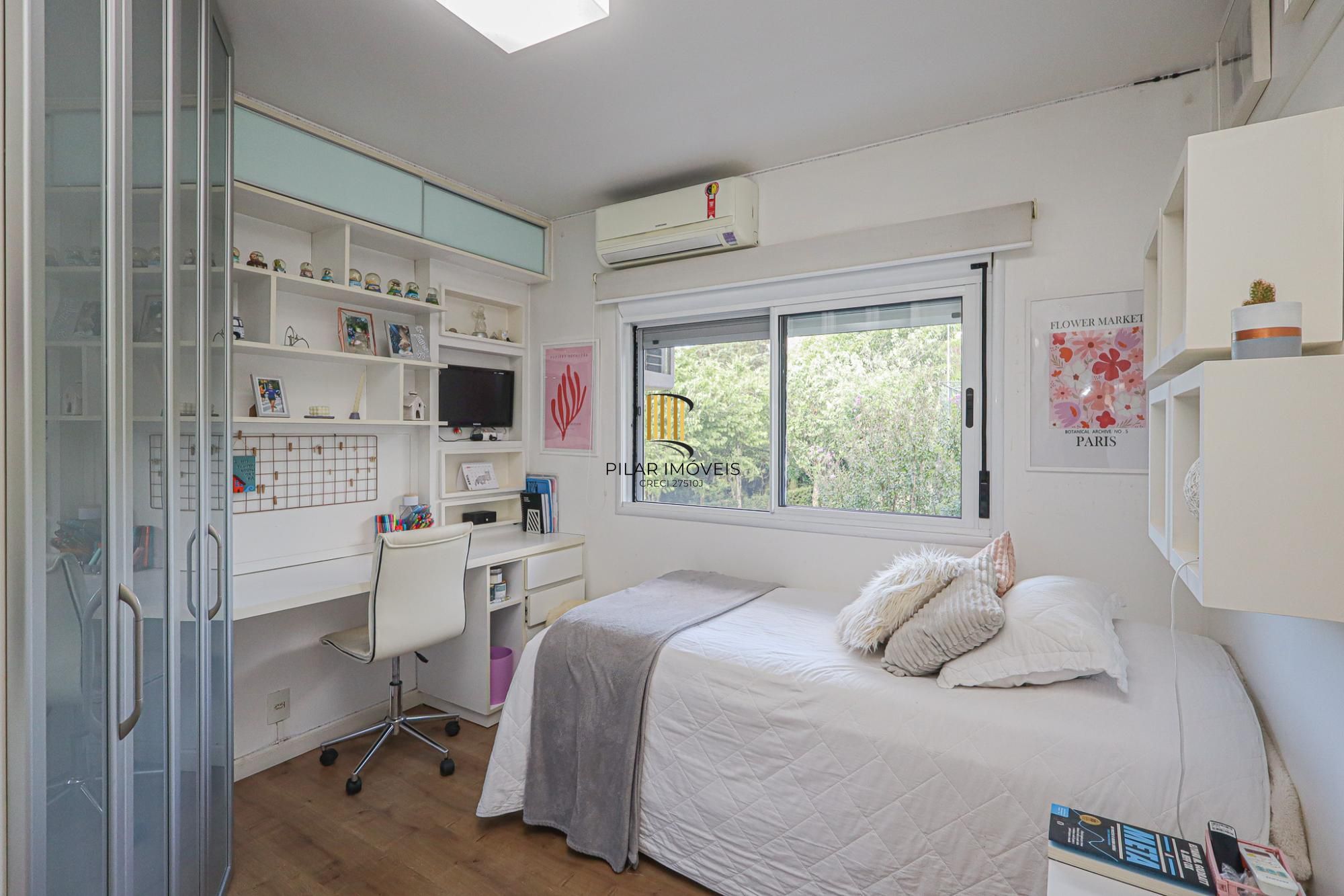 Casa em condomínio no bairro Teresópolis